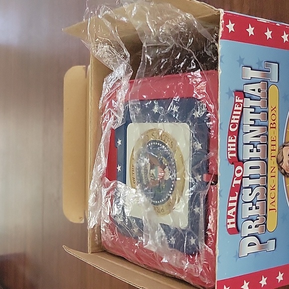 Collectible Presidential Jack-in-the-Box. - Picture 4 of 8